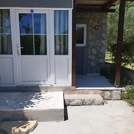 Banin Guest house *