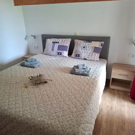 Banin بيت ضيافة سكرادين