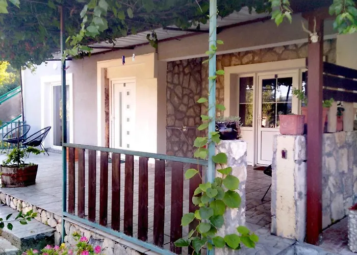 Banin בית הארחה